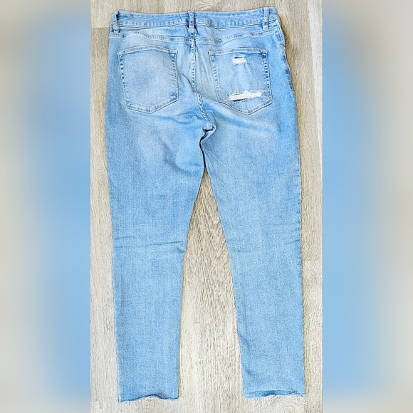 Size W34 L30 ASOS Design Distressed Light Wash Jeans - Picture 3 of 5